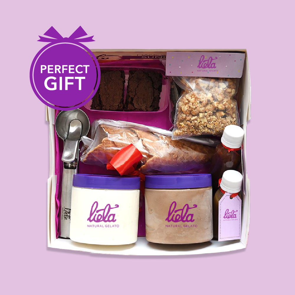 
                
                    Load image into Gallery viewer, Make Your Own Sundae Kit (Gift Pack)
                
            